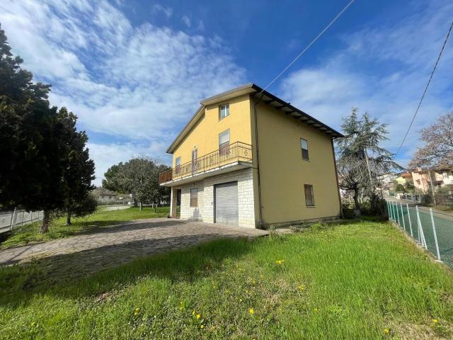 Via Don Lorenzo Milani 4 5 vani 88mq