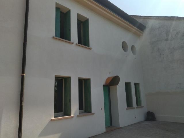 Via Dossi 40 5 vani 160mq