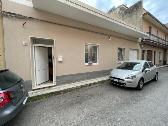 Via Damiano Chiesa 539 5 vani 110mq