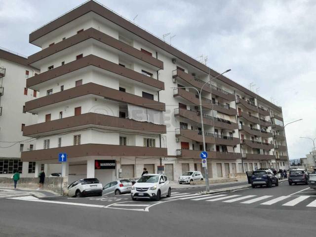 Via DAMONE 8 vani 170mq