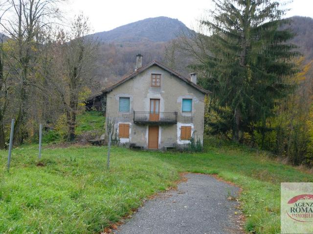 Via Dano 21 12 vani 300mq