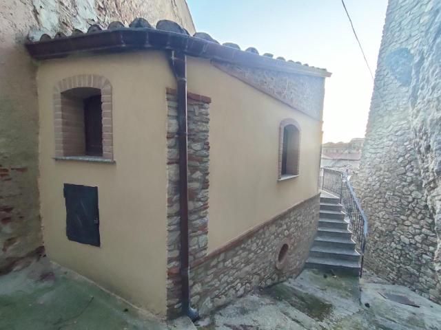 Via Dante trilocale 60mq