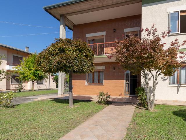 VIA DEGLI EROI 65 10 vani 285mq