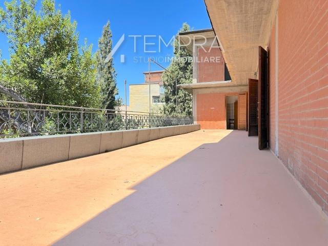 Via dei Gerani 8 7 vani 220mq