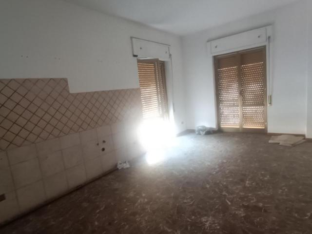 Via dei Patrioti Sambiasini 5 vani 130mq