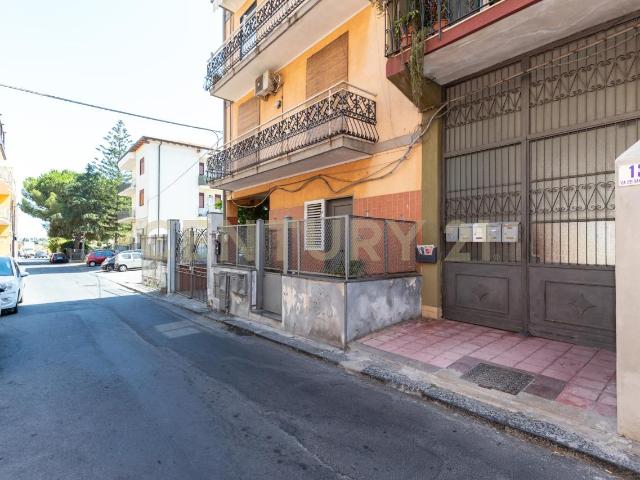 Via dei Sanguinelli 13 quadrilocale 90mq