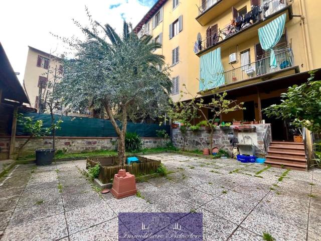 Via dei Vanni quadrilocale 80mq