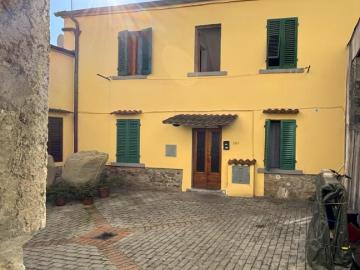 Via del Bisenzio quadrilocale 100mq