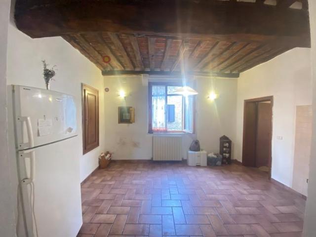 Via del Borgo 5 vani 86mq