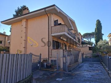 Via del Casalaccio 16 5 vani 160mq