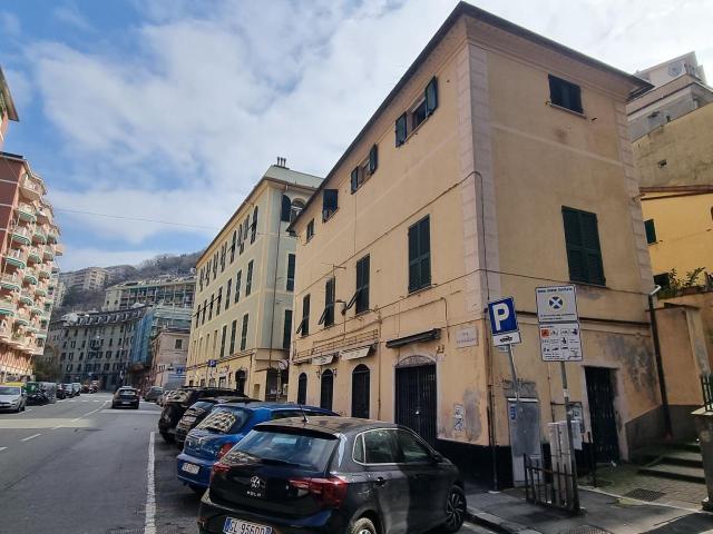Via del Giglio 2 5 vani 61mq