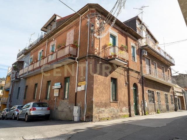 Via del Santuario 56 6 vani 122mq