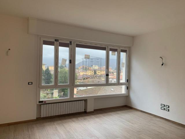 via del tiro a segno, S.Anna 41 5 vani 120mq