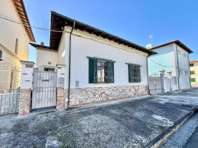Via dell´Ordine di Santo Stefano 8 vani 225mq