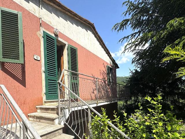 Via della Casciaia 5 vani 100mq