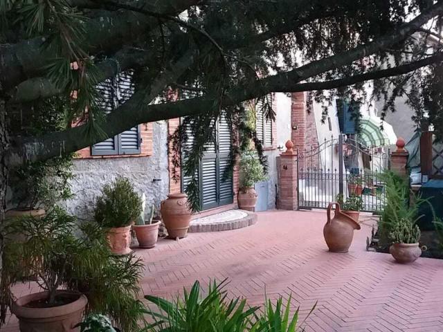 via della castellina 9 8 vani 120mq
