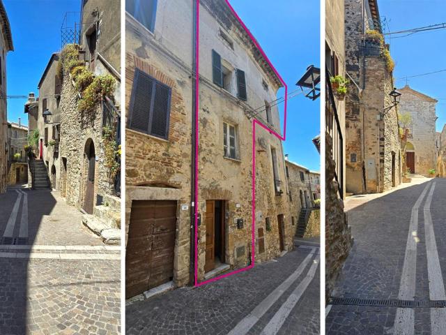 Via della Chiesa 18 6 vani 200mq