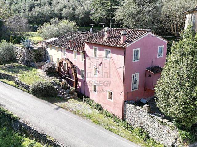 Via della Boccaccia 1c 5 vani 90mq