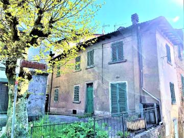 Via della Badia 4 5 vani 90mq