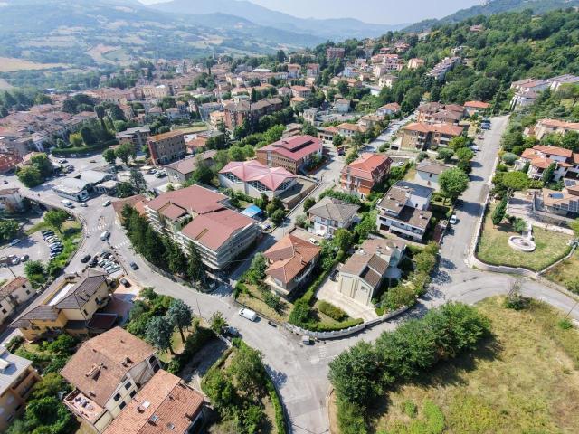 Via della Maternità 63 7 vani 275mq