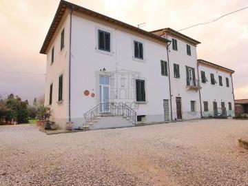 Via della Santissima Annunziata 531 6 vani 200mq
