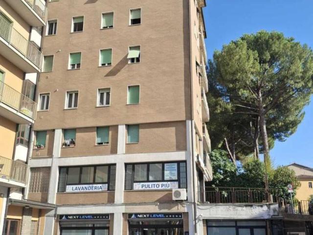 Via della Pallotta 14 5 vani 70mq