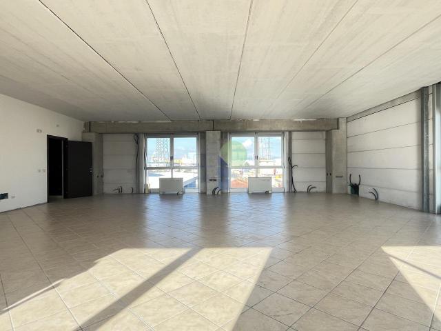 Via delle Cateratte 105 trilocale 150mq