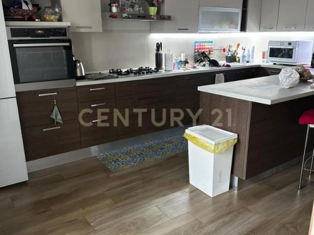 Via delle Gemme 29 quadrilocale 140mq