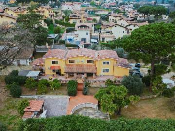 Via delle Ginestre 13 140mq