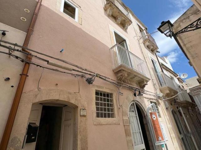 Via delle Grazie trilocale 100mq