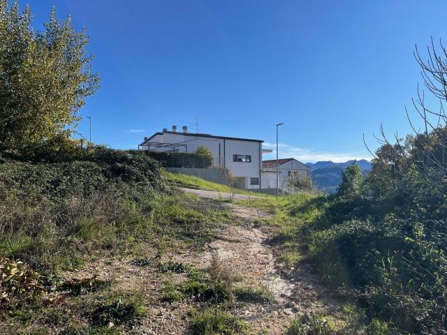 Via delle Mele 1430mq
