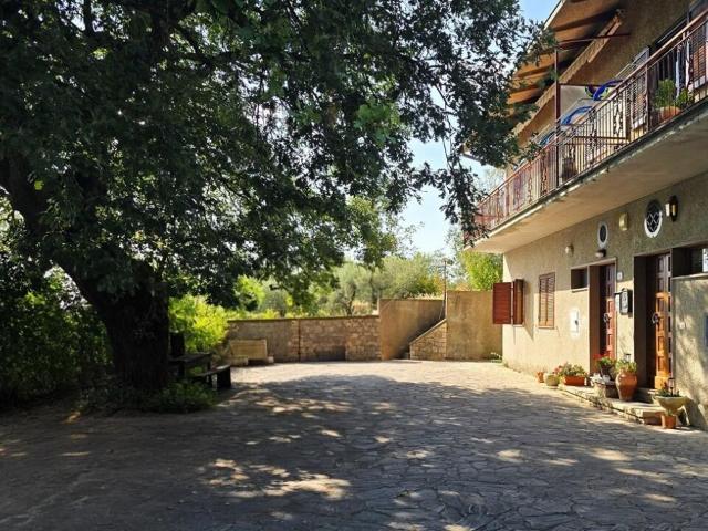 Via delle Mimose 37 trilocale 86mq