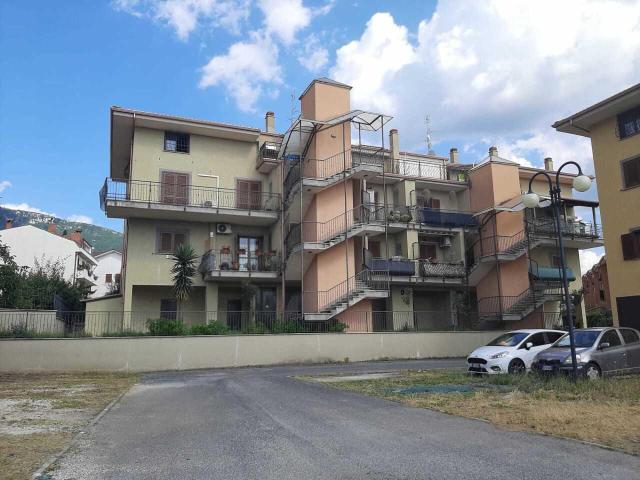 Via delle Peschie trilocale 65mq