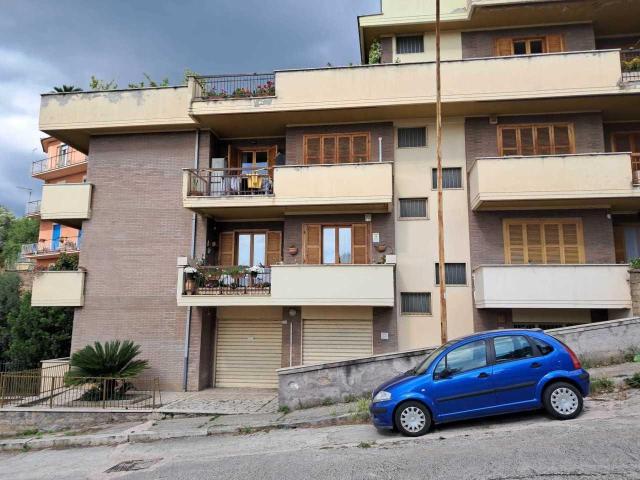 Via delle Piagge 10 vani 232mq