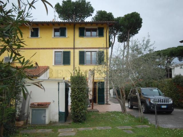 Via delle Vignette 22 8 vani 175mq