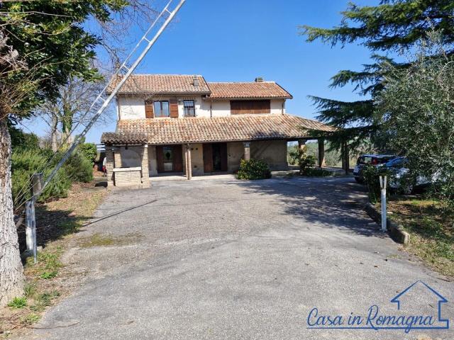 Via delle Vigne 5 vani 257mq