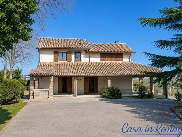 Via delle Vigne 5 vani 257mq
