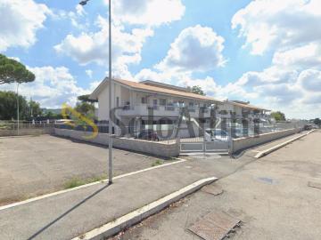 Via Divino Amore 181 trilocale 70mq