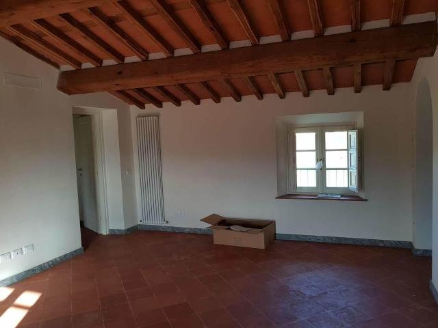 Via di Moriano 1037 665 quadrilocale 75mq