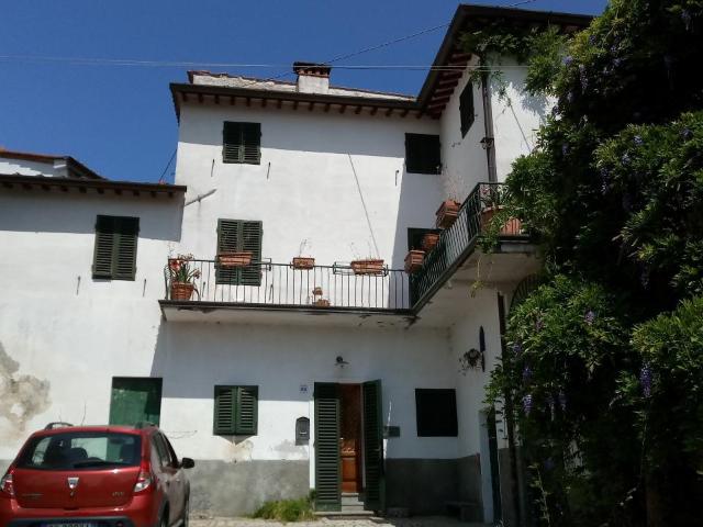 via di matraia 9 vani 210mq