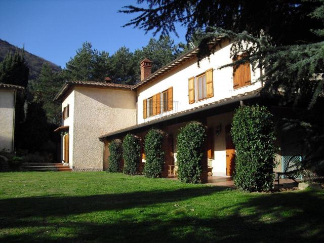 Via di Villa Gaia 508 12 vani 400mq