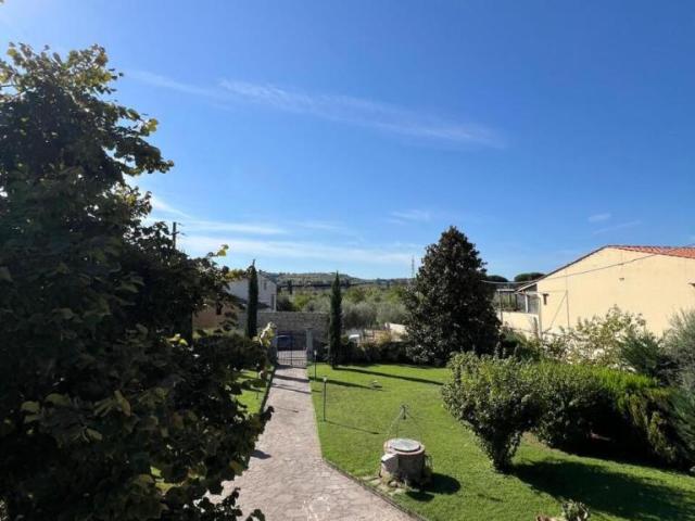 Via di Villamagna 11 8 vani 210mq