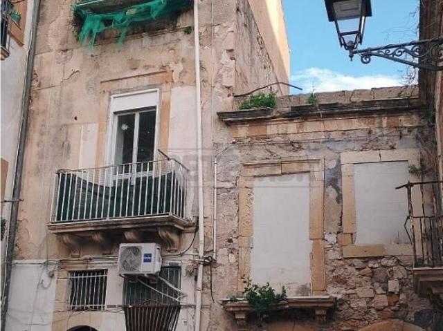 Via Dione 96 bilocale 47mq