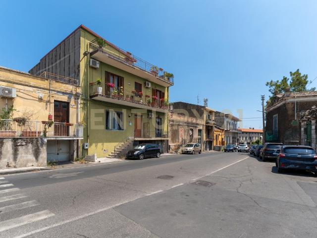 Via Duca degli Abruzzi 105 6 vani 162mq