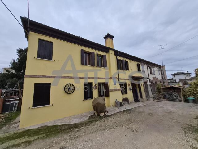 Via Dx Canalbianco ROI 7 vani 150mq