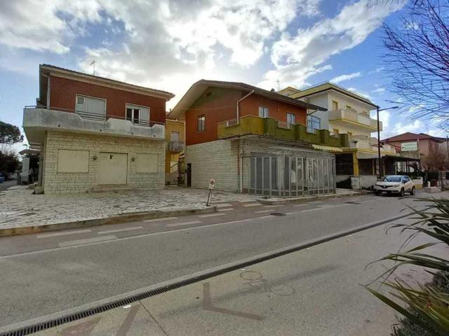 Via E. Bruschi 54 0mq