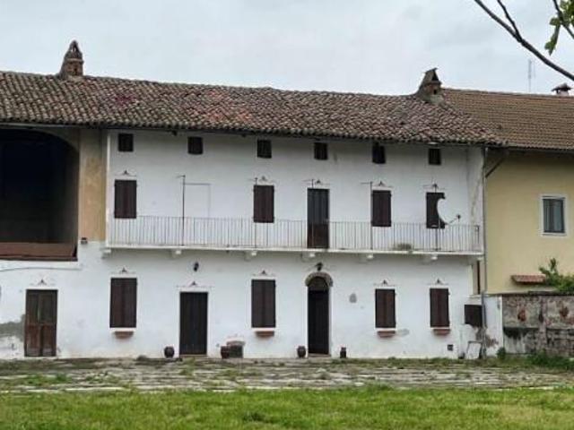 Via Emanuele Filiberto 54 5 vani 224mq