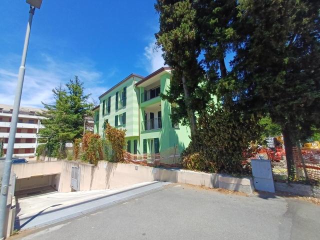 Via Emilia 16 6 vani 112mq