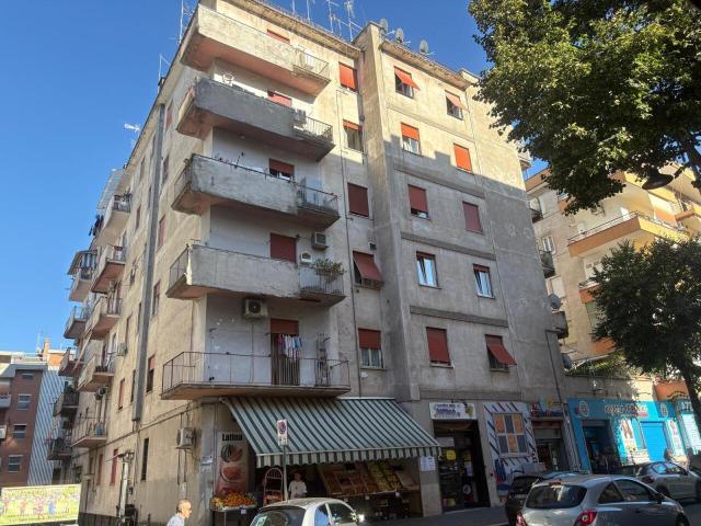 Via Empolitana bilocale 75mq