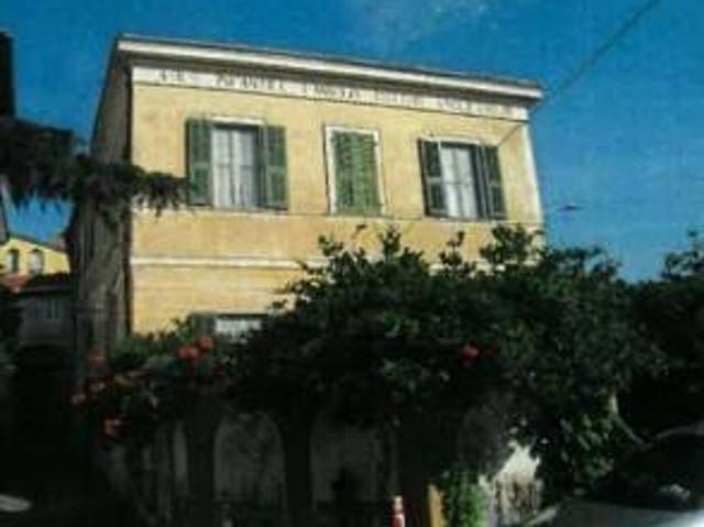 Via Edmondo de Amicis 14 8 vani 280mq
